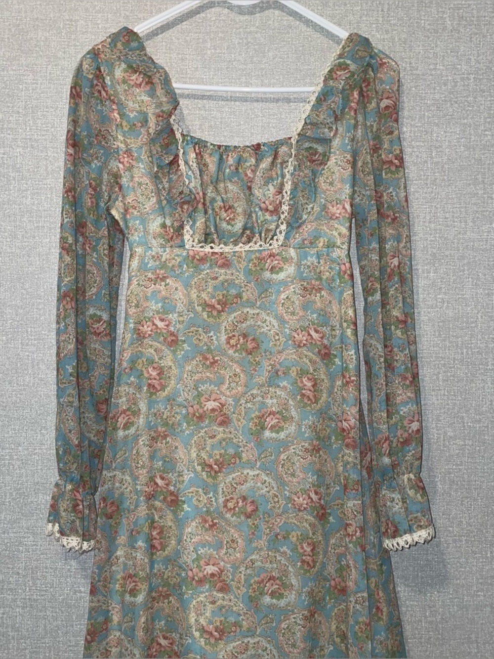 Vintage 1970s Gunne style Romantic Dress with Victorian Floral Print - Picture 7 of 15